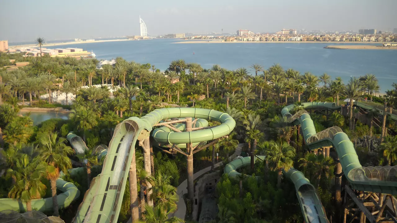 Aquaventure Waterpark - Image 6