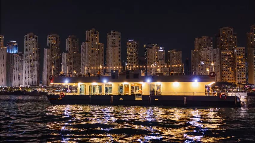 Alexandra Sea Lounge - Image 5