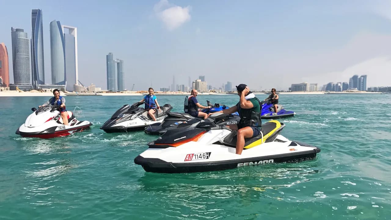 Jet Ski in Abu Dhabi - Photo 3