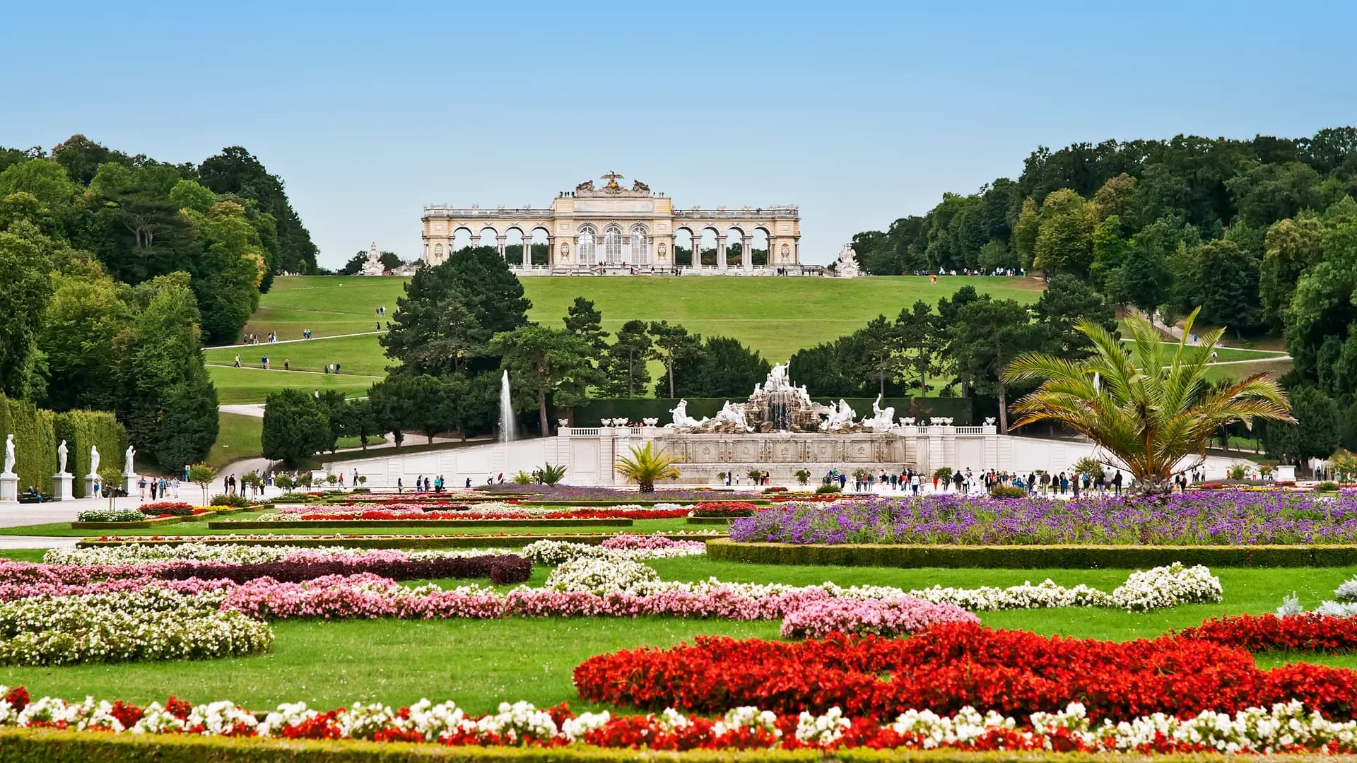 Schonbrunn Palace and Gardens - Photo 15