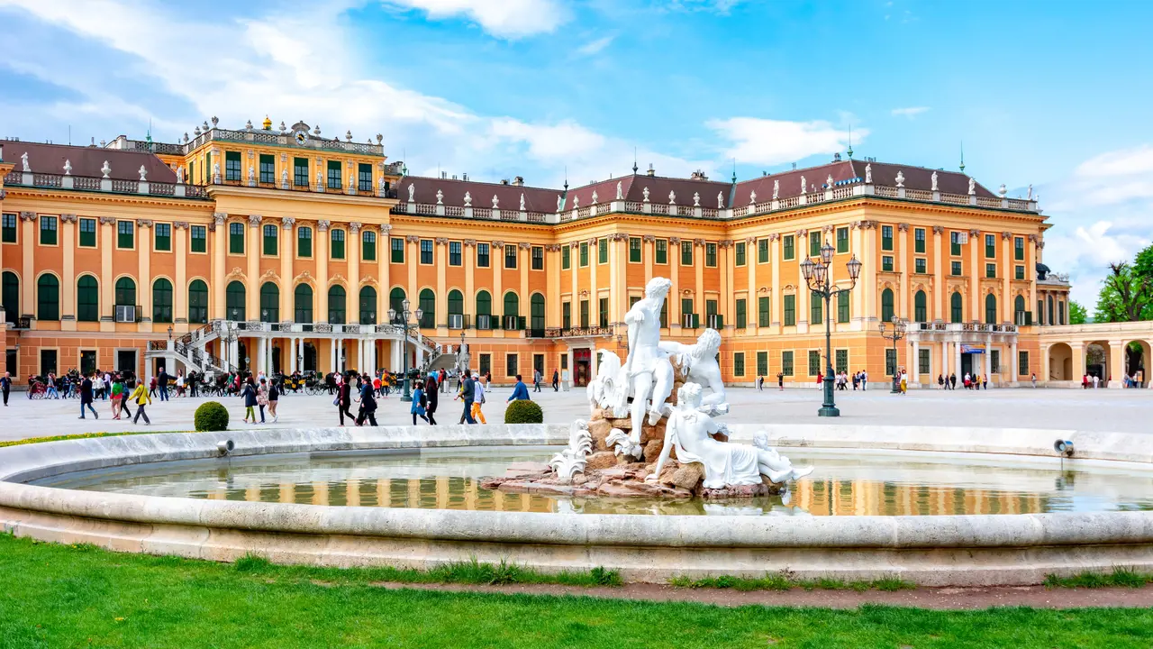Schonbrunn Palace and Gardens - Photo 7