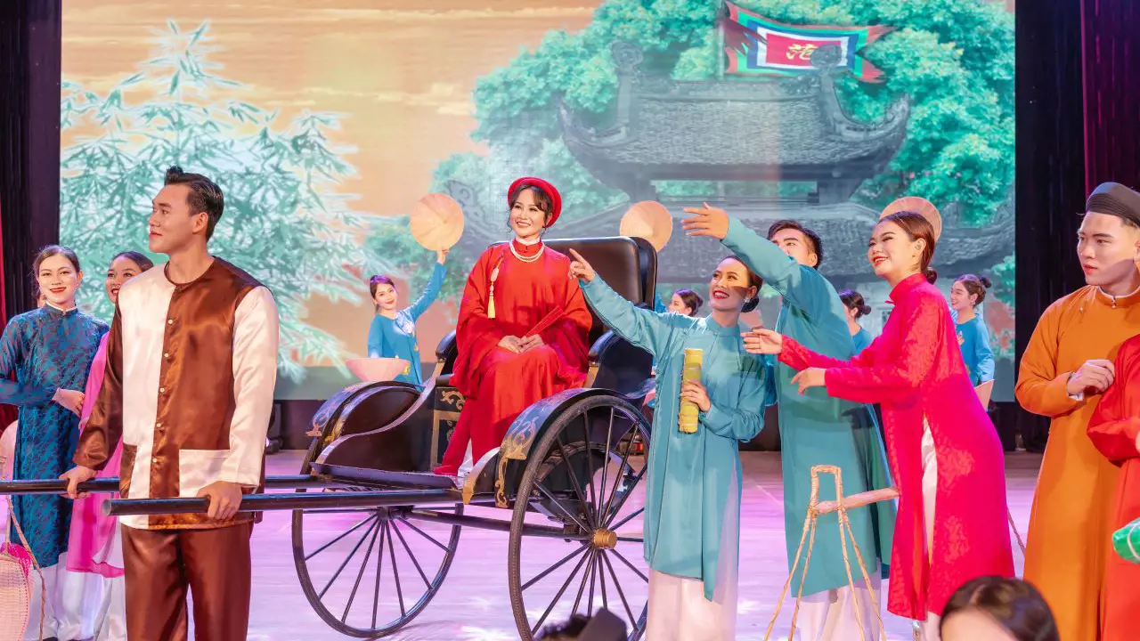 Ao Dai Show in Da Nang - Photo 2