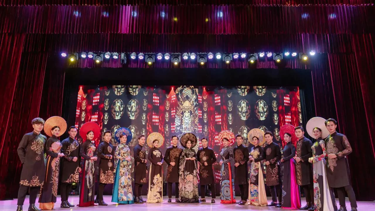 Ao Dai Show in Da Nang - Photo 23