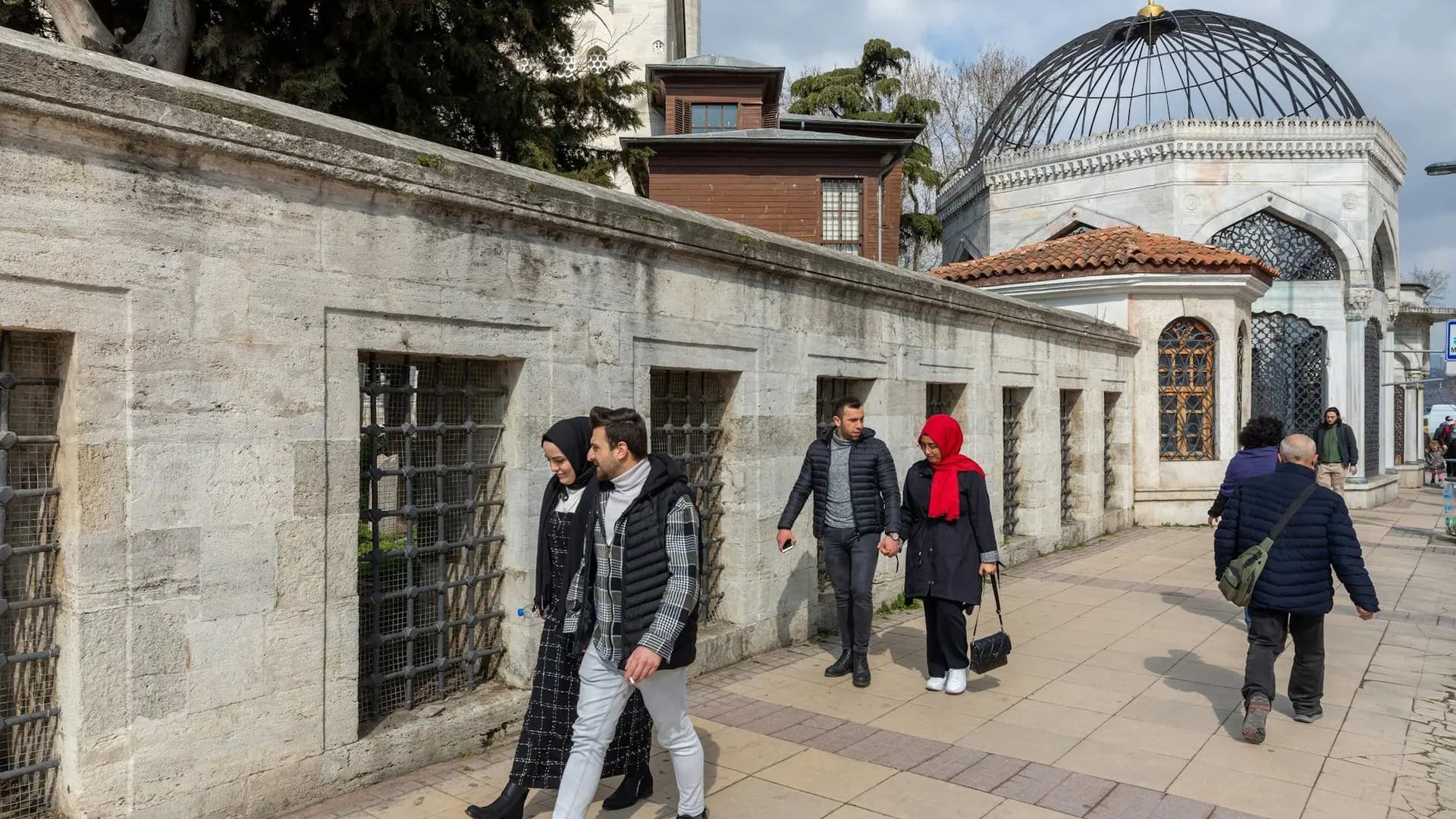 Istanbul Europe and Asia Half-Day Private Tour: Maiden's Tower and Mihrimah Sultan Mosque - Photo 17
