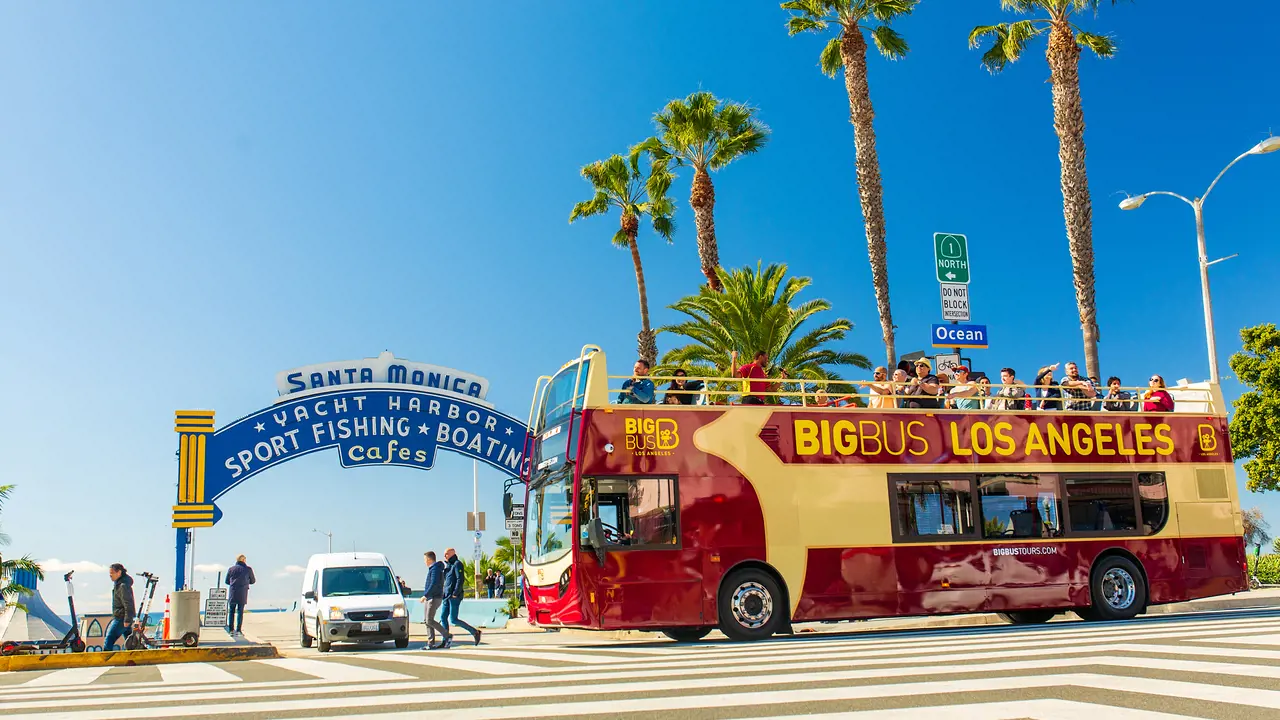 Big Bus Los Angeles Hop-on Hop-off Bus Tour - Photo 2