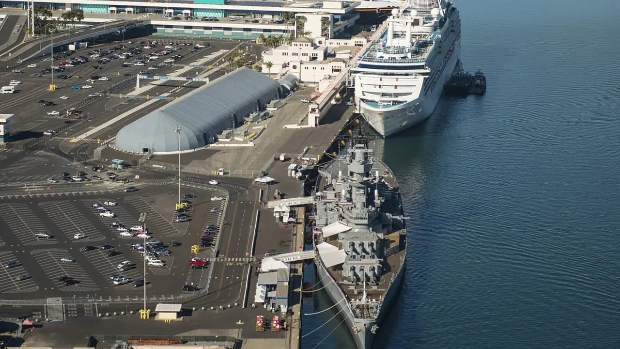 Battleship Iowa Museum - Photo 2