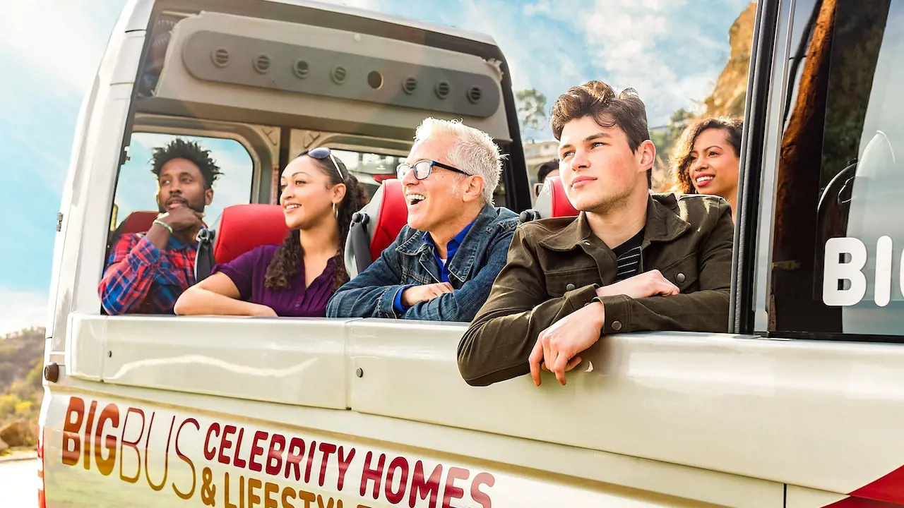 Los Angeles Celebrity Homes Bus Tour - Photo 10