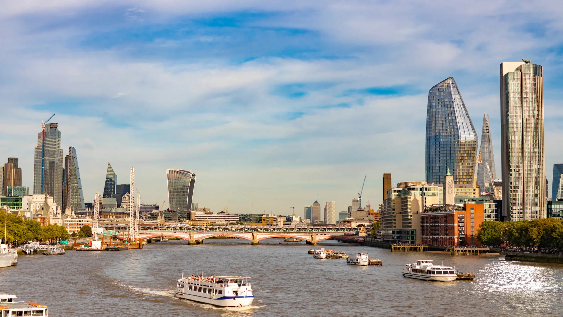 Thames River Sightseeing Cruise - Photo 16