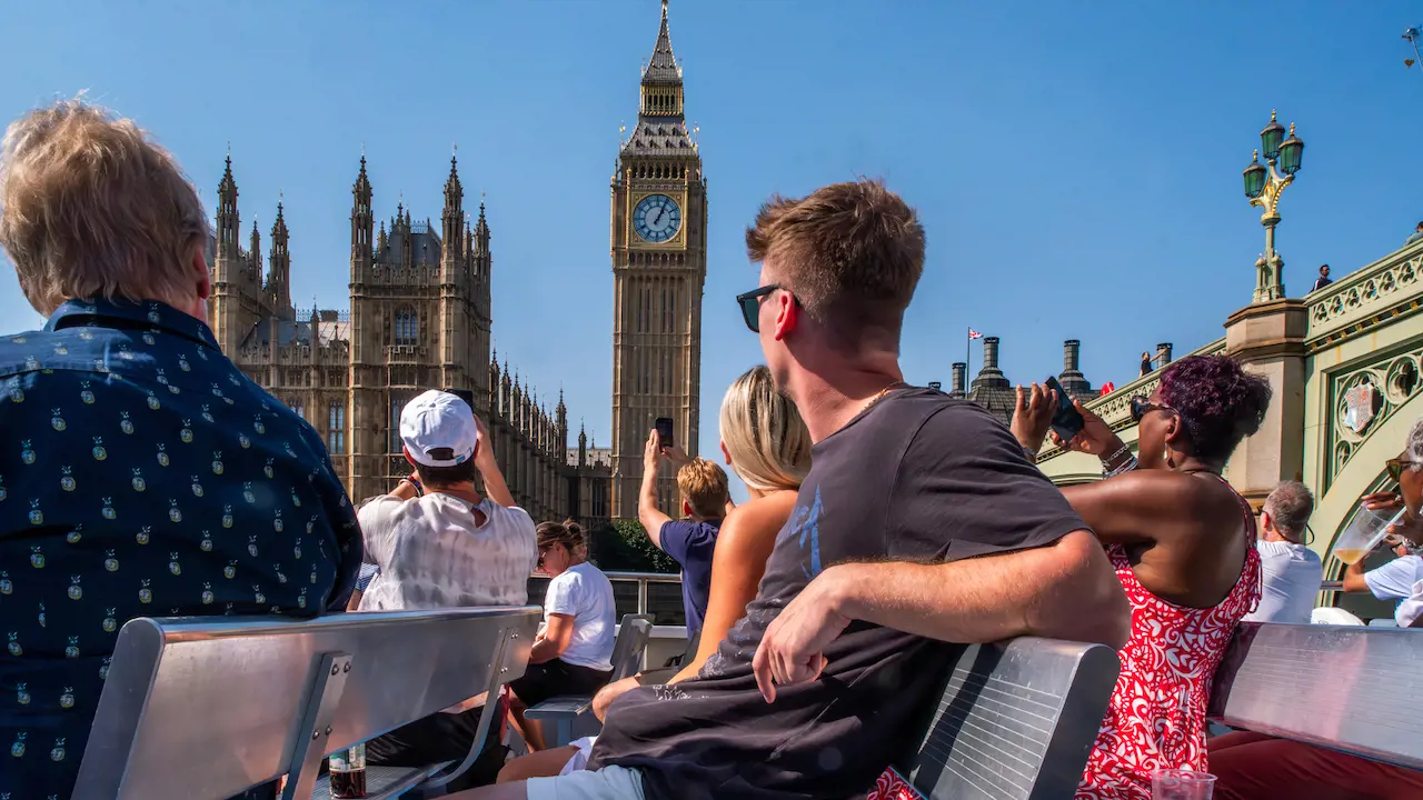 Thames River Sightseeing Cruise - Photo 9