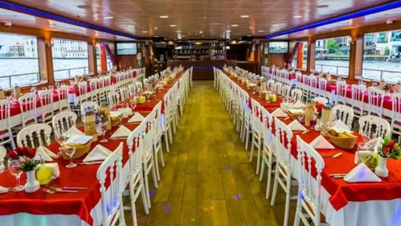 Bosphorus Dinner Cruise with Turkish Night Show - Photo 19