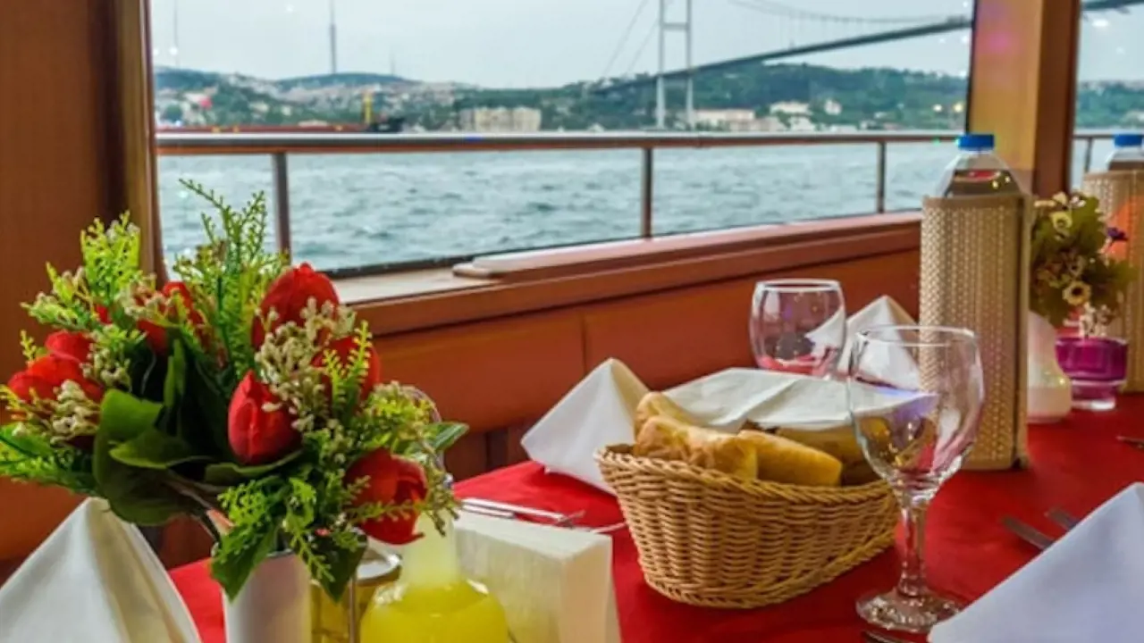 Bosphorus Dinner Cruise with Turkish Night Show - Photo 12
