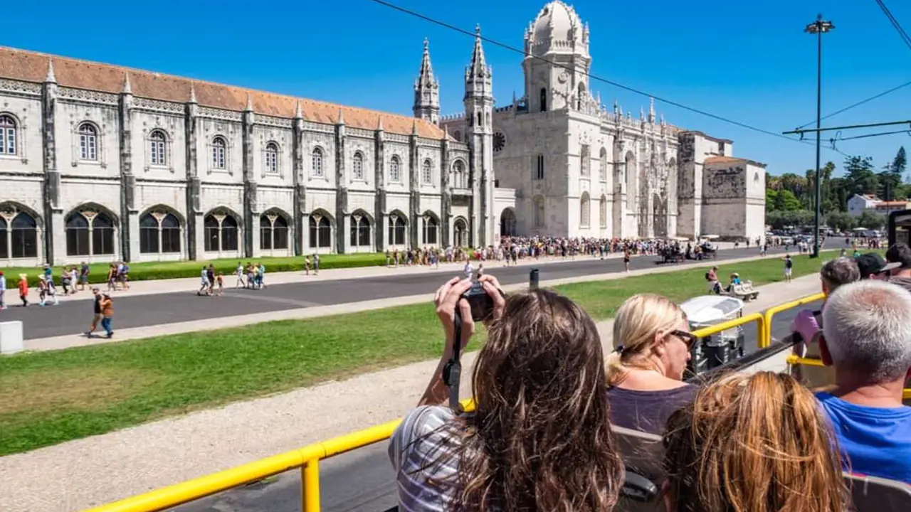 City Sightseeing Lisbon Hop-on Hop-off Bus Tour - Photo 5